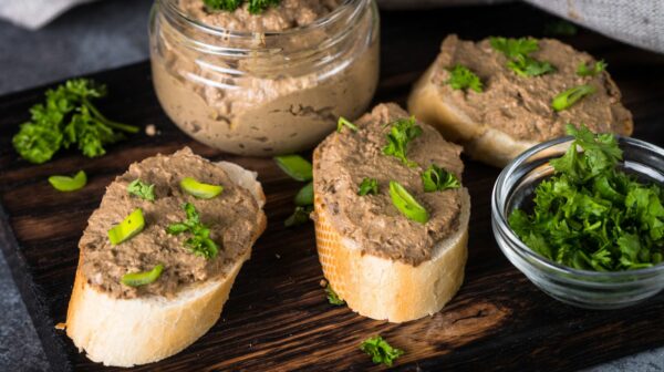 Terrine forestière à base de féverole, sans gluten, riche en protéine et source de fibres Terrine forestière à base de féverole BIO
